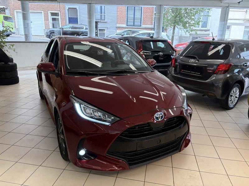 Toyota Yaris IV, Autos, Rouge, Euro 6, Noir, 5 portes