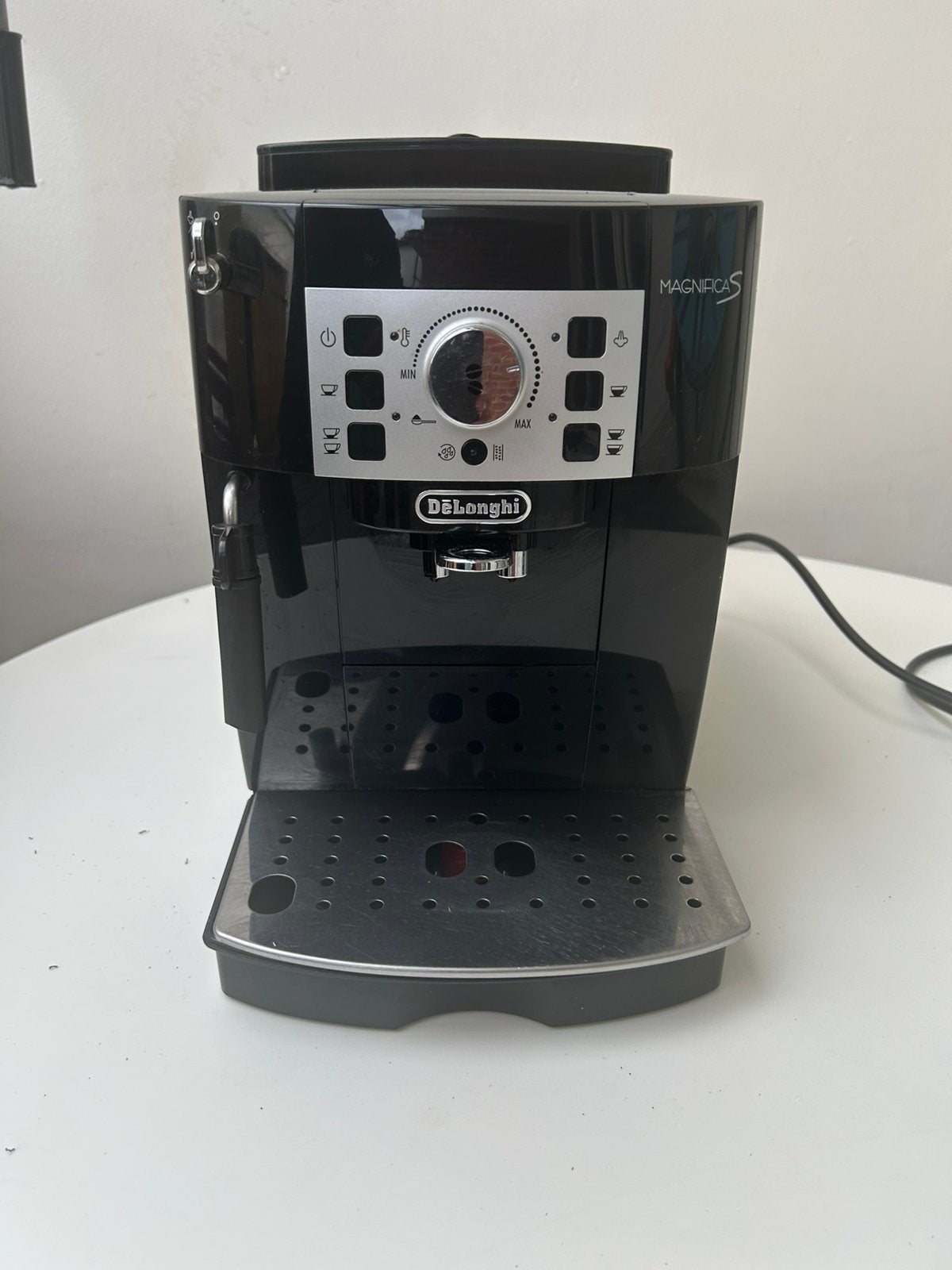 Delonghi koffiemachine, Elektronische apparatuur, Ophalen, Zo goed als nieuw, Koffiemachine