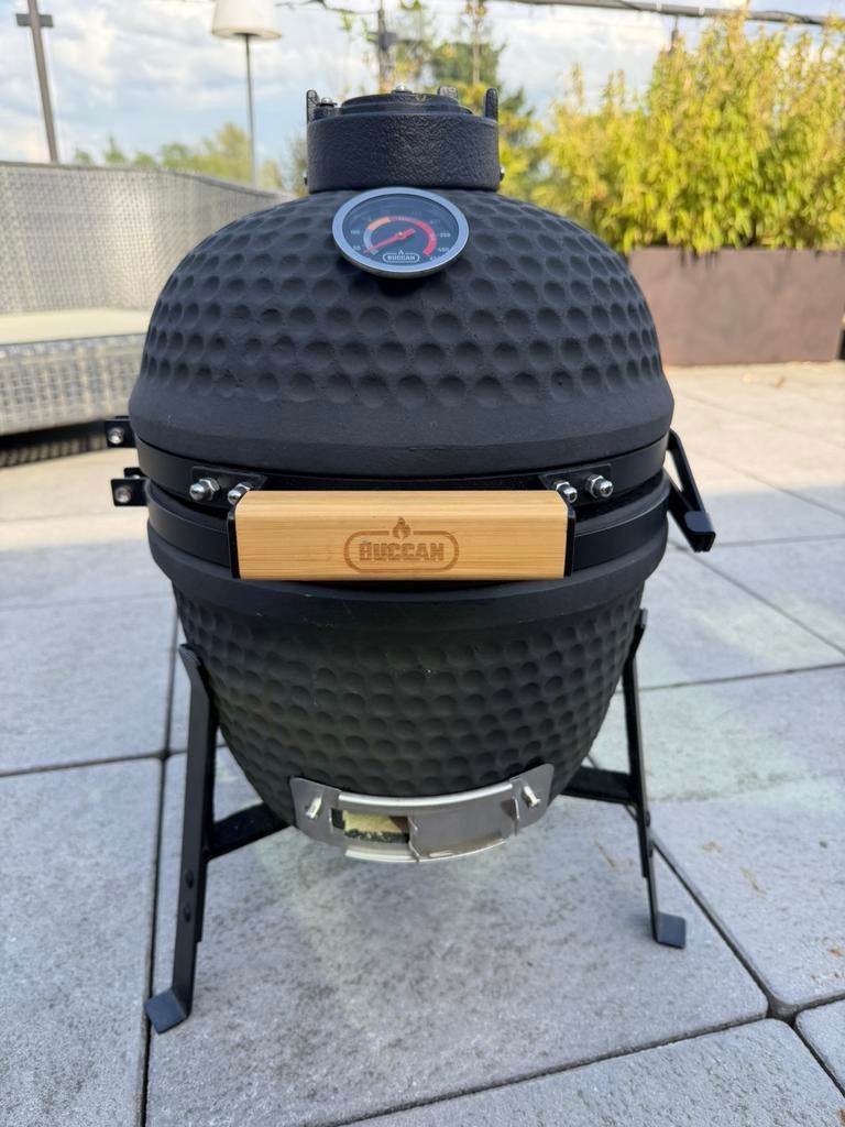 Kamado BBQ compact 33 cm, Tuin en Terras, Houtskoolbarbecues, Zo goed als nieuw, Met accessoires, Ophalen