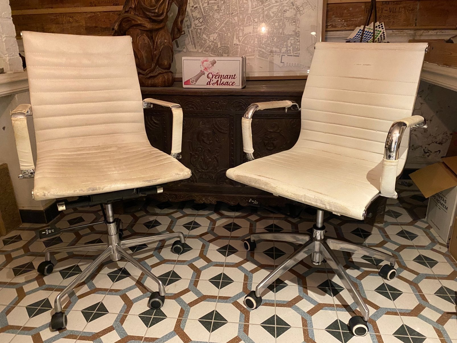 Bureaustoelen eames replica, Ophalen, Zo goed als nieuw