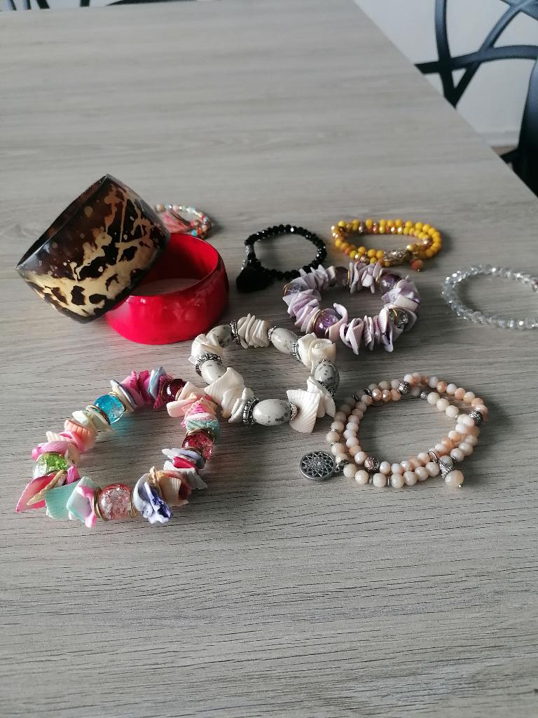 Set armbanden, Handtassen en Accessoires, Ophalen, Zo goed als nieuw, Overige kleuren, Overige materialen
