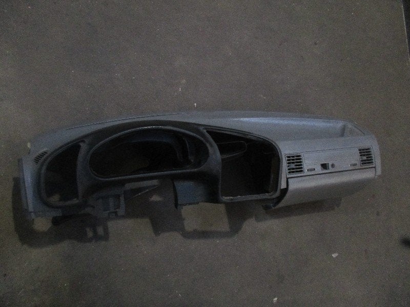TABLEAU DE BORD BMW 3 serie (E36 / 4) (1977-089), Utilisé, BMW, Petuelring 130
80809  München, DE, Bayerische Motoren Werke AG