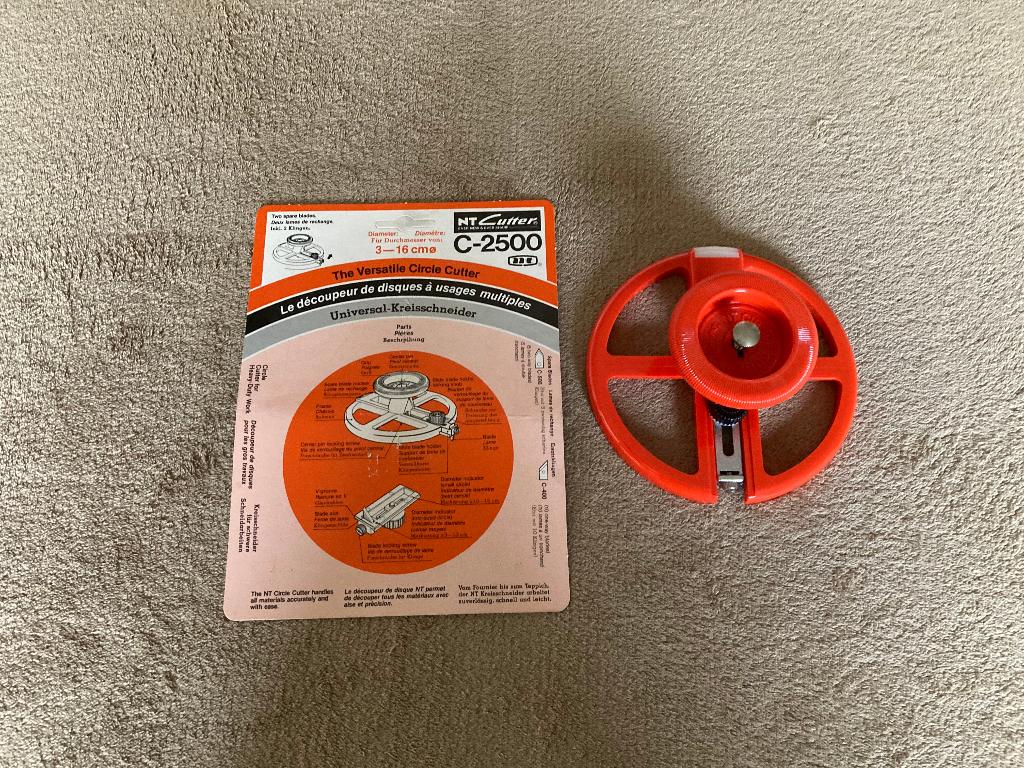 Cutter om cirkels mee te snijden, Hobby en Vrije tijd, Ophalen of Verzenden, Zo goed als nieuw, Oranje, Gereedschap of Accessoires