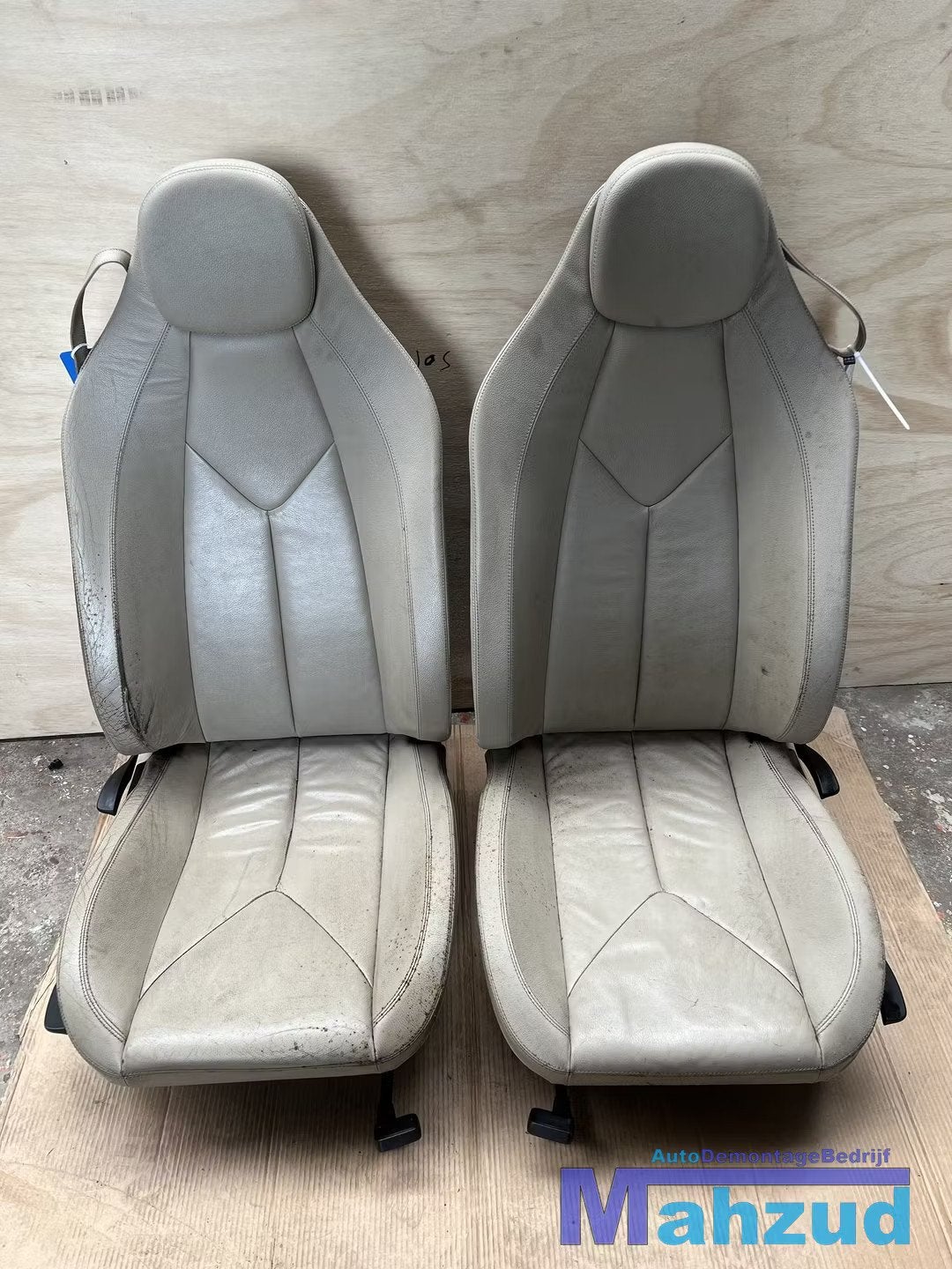 MERCEDES SLK R171 Wit stoel compleet interieur 2003-2011, Gebruikt, Mercedes-Benz AG, Mercedes-Benz, Mercedesstrasse 120
70372  Stuttgart, DE