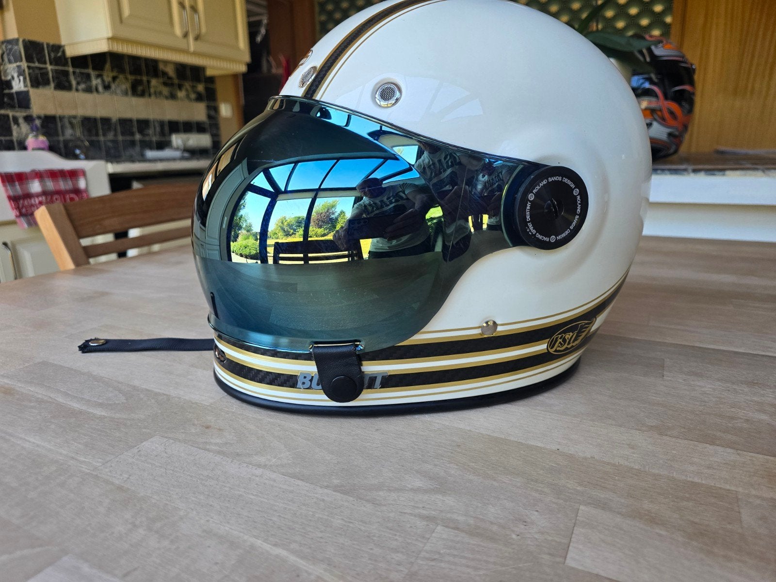 Bell full carbon limited helm, Medium