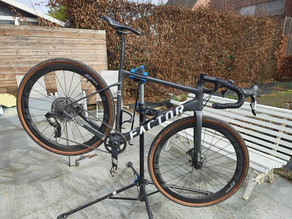 Factor LS SRAM Apex XPLR AXS - maat 54, Enlèvement