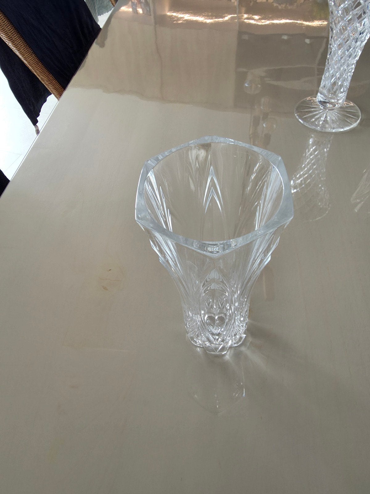 vase cristal, Enlèvement
