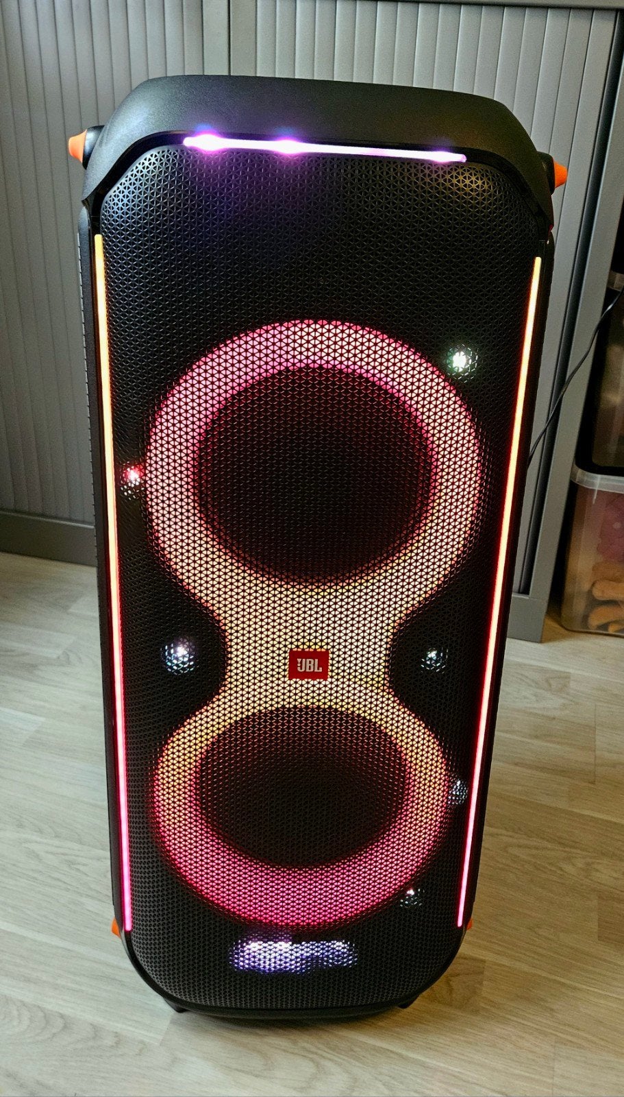 JBL partybox 710 avec 2 micros, TV, Hi-fi & Vidéo, Enlèvement, Comme neuf, Haut-parleur(s)