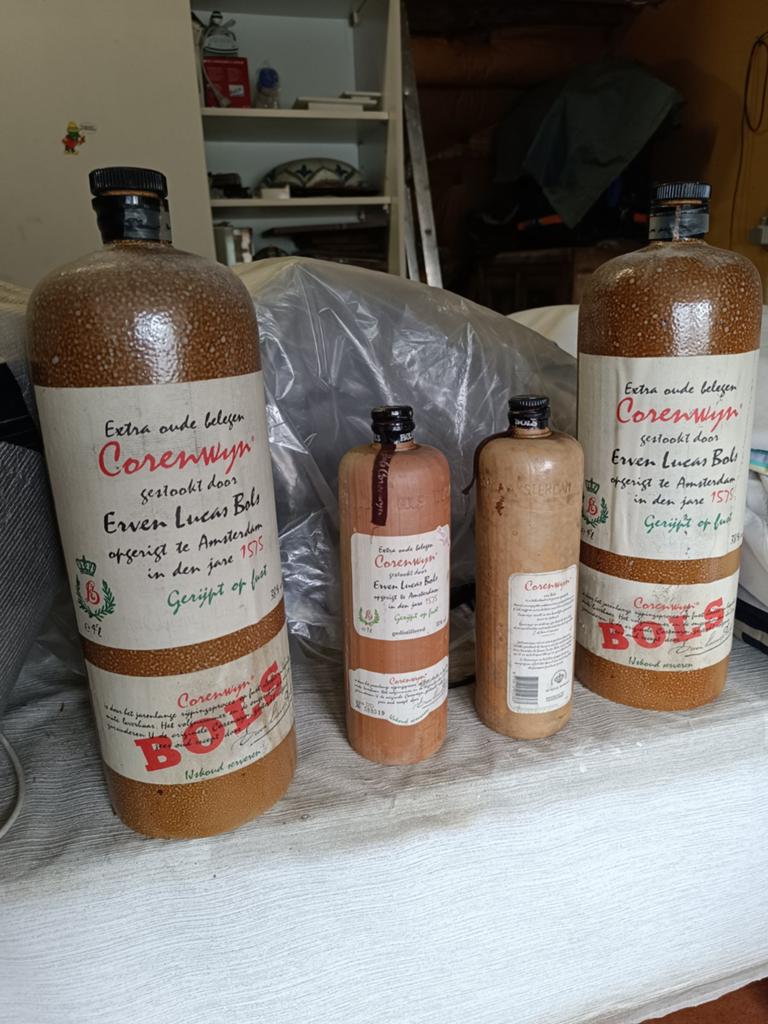 Bouteilles bols véritables hollande numérotées vides de4lit.