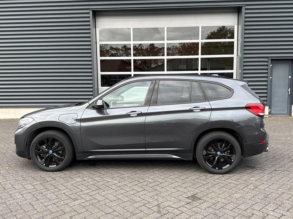 BMW X1 XDrive25e eDrive Edition, Sport line, navigatie, trek, Auto's, 8 kWh, Gebruikt, Leder en Stof, Plug-in hybride
