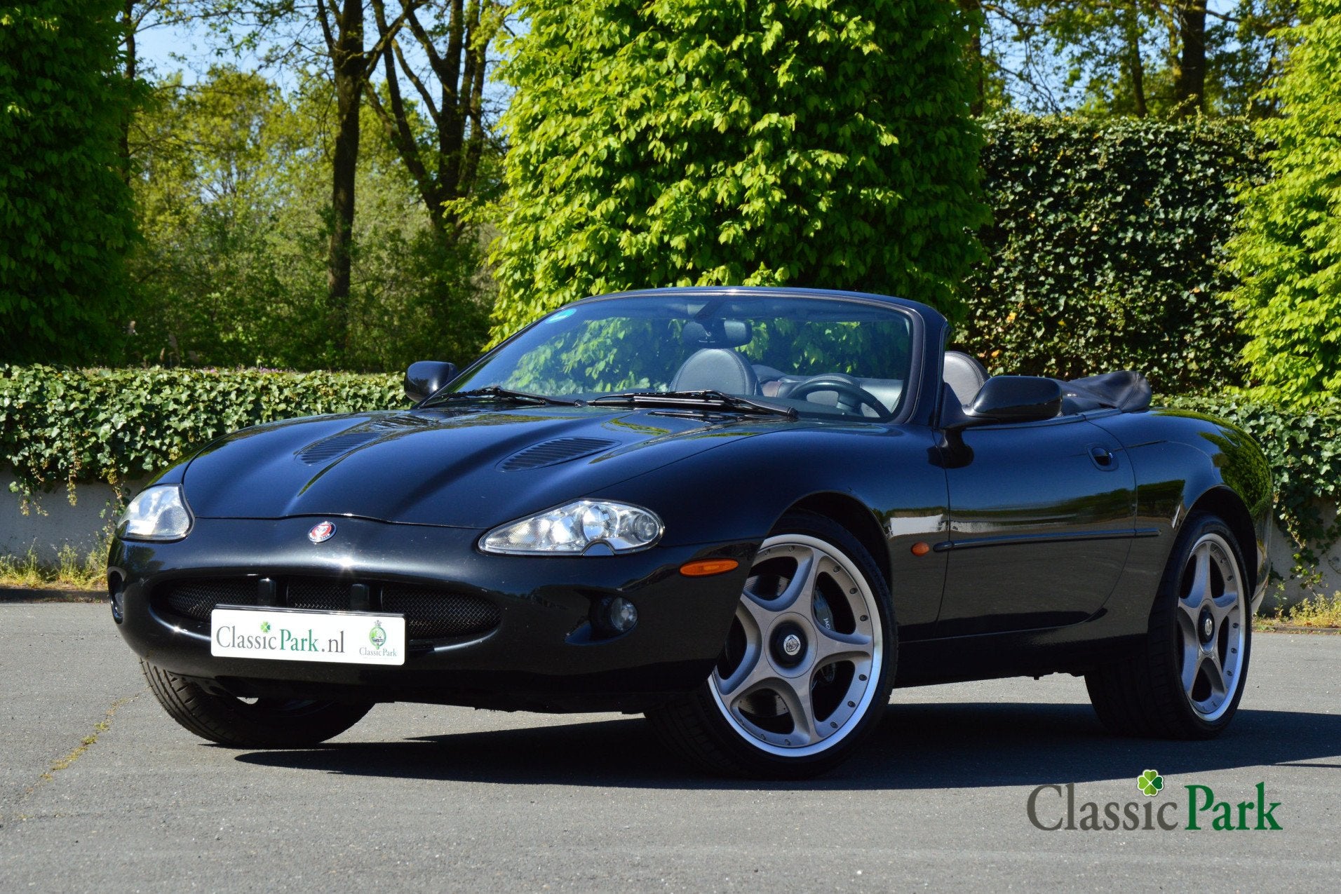 Jaguar XKR 4.0 V8 Convertible (bj 2000, automaat), Auto's, Oldtimers, Automaat, Automatische klimaatregeling, Achterwielaandrijving