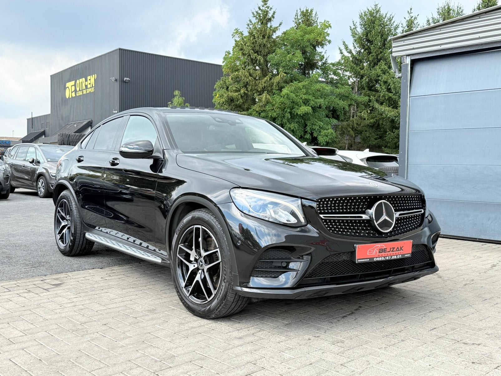 Mercedes GLC 250 4MATIC Coupe AMG 1j Garantie, Auto's, Automaat, Euro 6, Alcantara, Zwart
