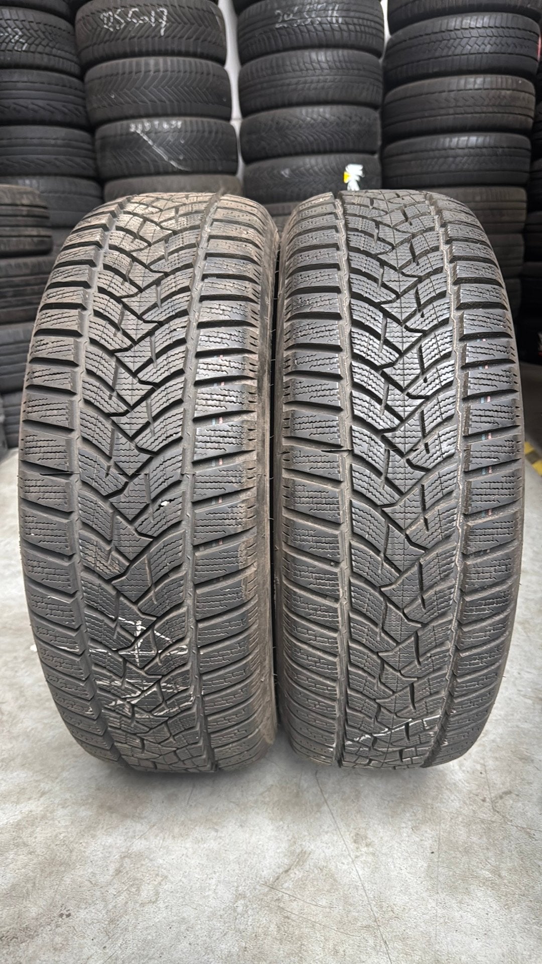 Pneus d'hiver 2056016 205/60/16 205/60R16 marque Dunlop, Enlèvement