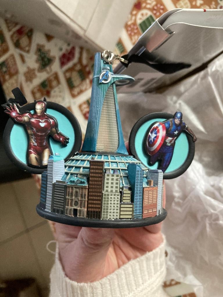 Nieuw Marvel ( Disney ) ornament - Light up ears, Enlèvement ou Envoi, Autres personnages, Neuf, Statue ou Figurine