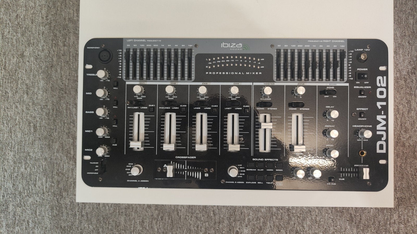 Table de mixage IBIZA djm102