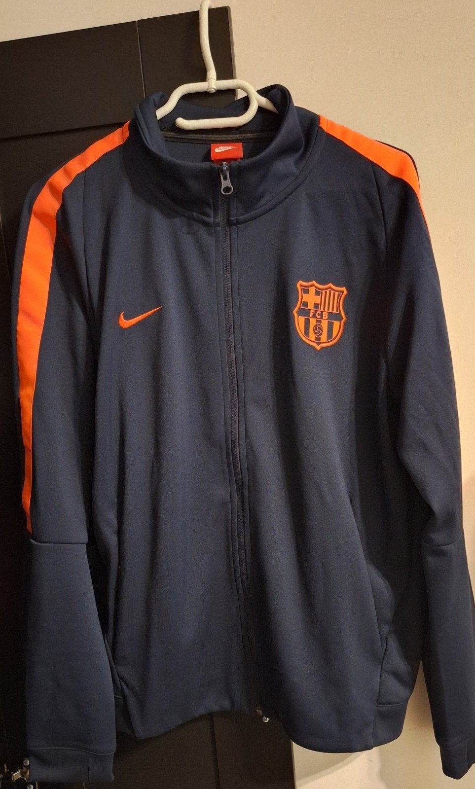 Veste Nike FC Barcelona Barça 2017/18 - L - Nouveau, Vêtements | Hommes, Enlèvement ou Envoi, Nike, Taille 52/54 (L), Bleu