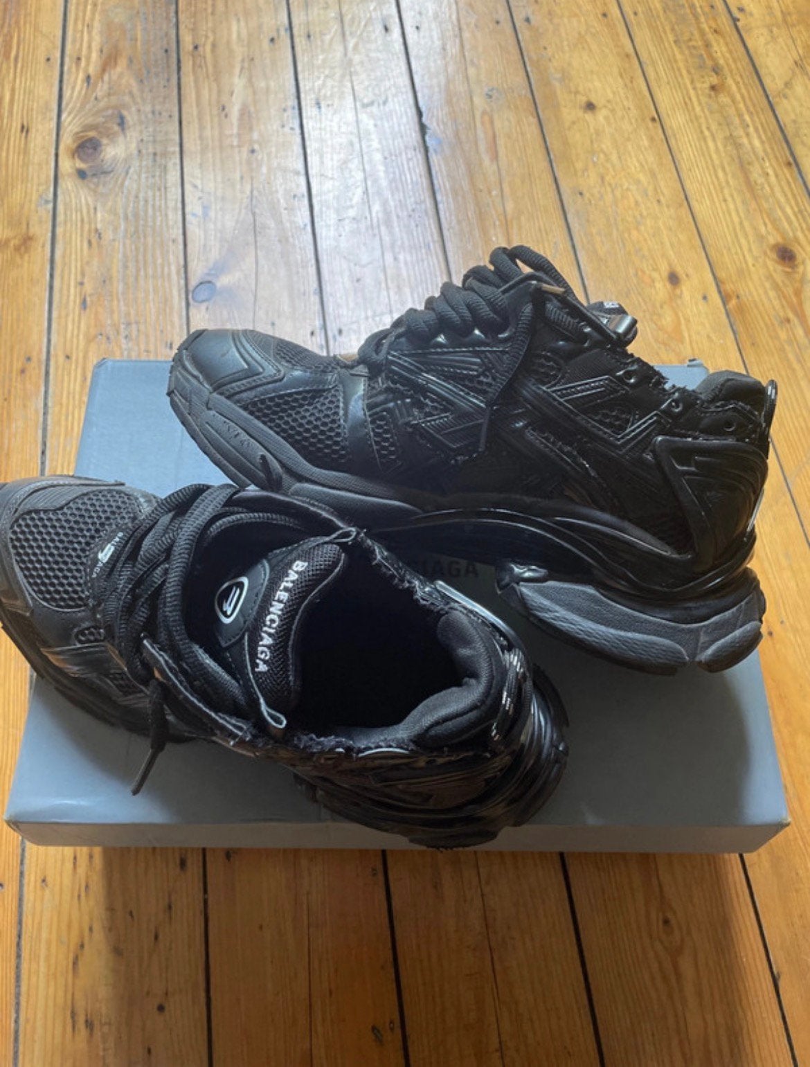 Balanciaga runner, Zwart, Ophalen of Verzenden, Zo goed als nieuw, Sneakers
