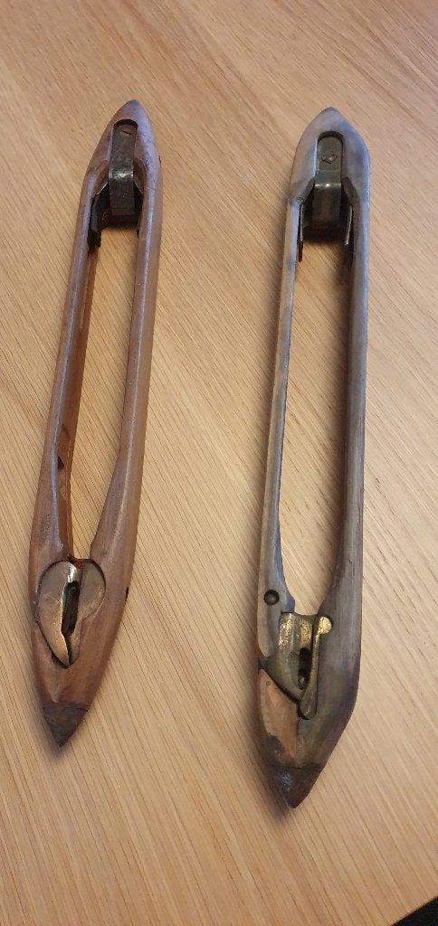 2 antieke schietspoelen van weefgetouw, Antiek en Kunst, Ophalen of Verzenden