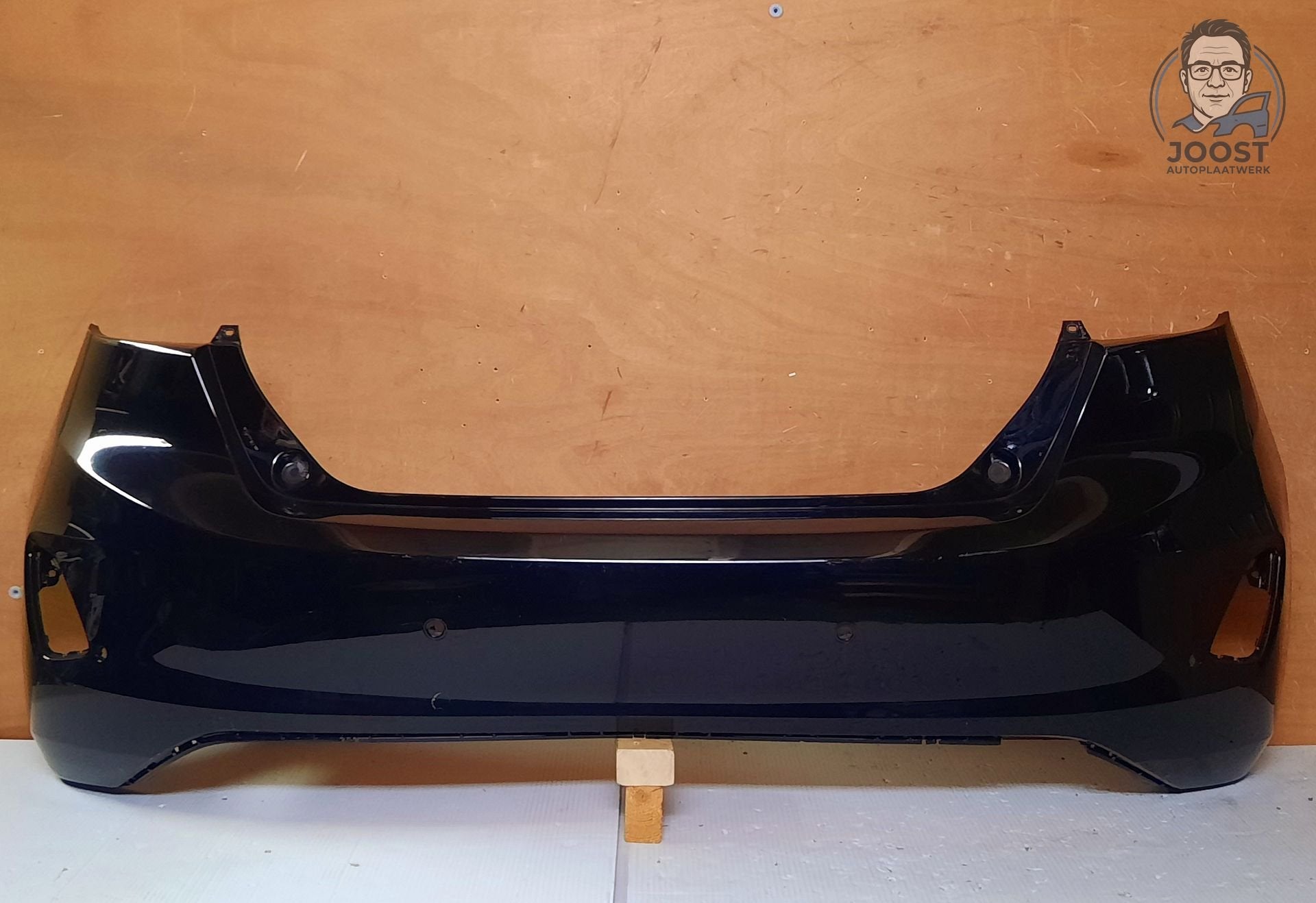 Achterbumper orgineel Ford Fiësta VII v.a 18 H1BB-17906-A1-W, Gebruikt, -Ford Werke GmbH, Herkomst onderdeel bekend, -Henry-Ford-Strasse 1, 50735 Köln, Duitsland