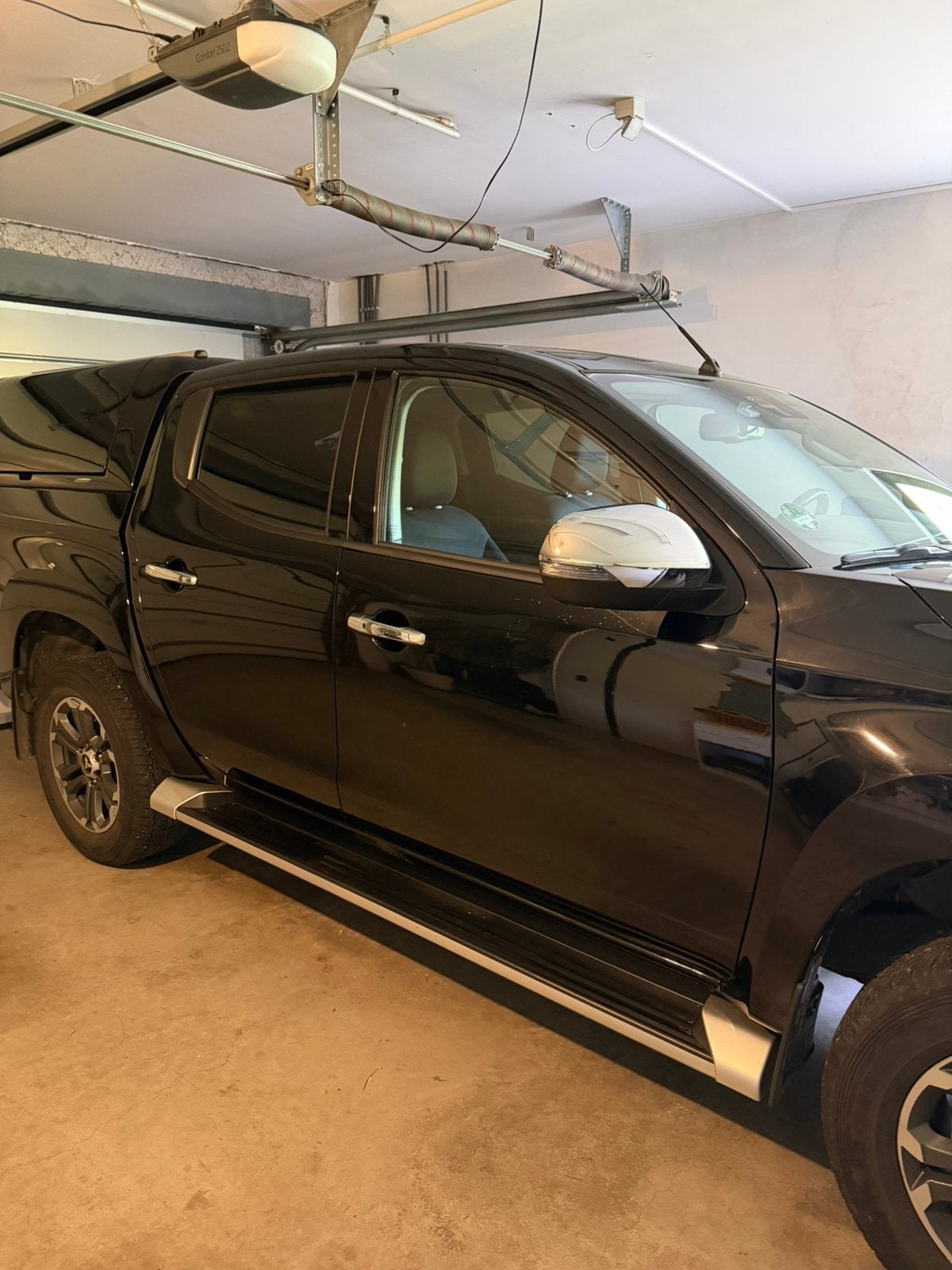 Mitsubishi L200 automaat, Auto's, Automaat, 4 cilinders, Leder en Stof, Zwart
