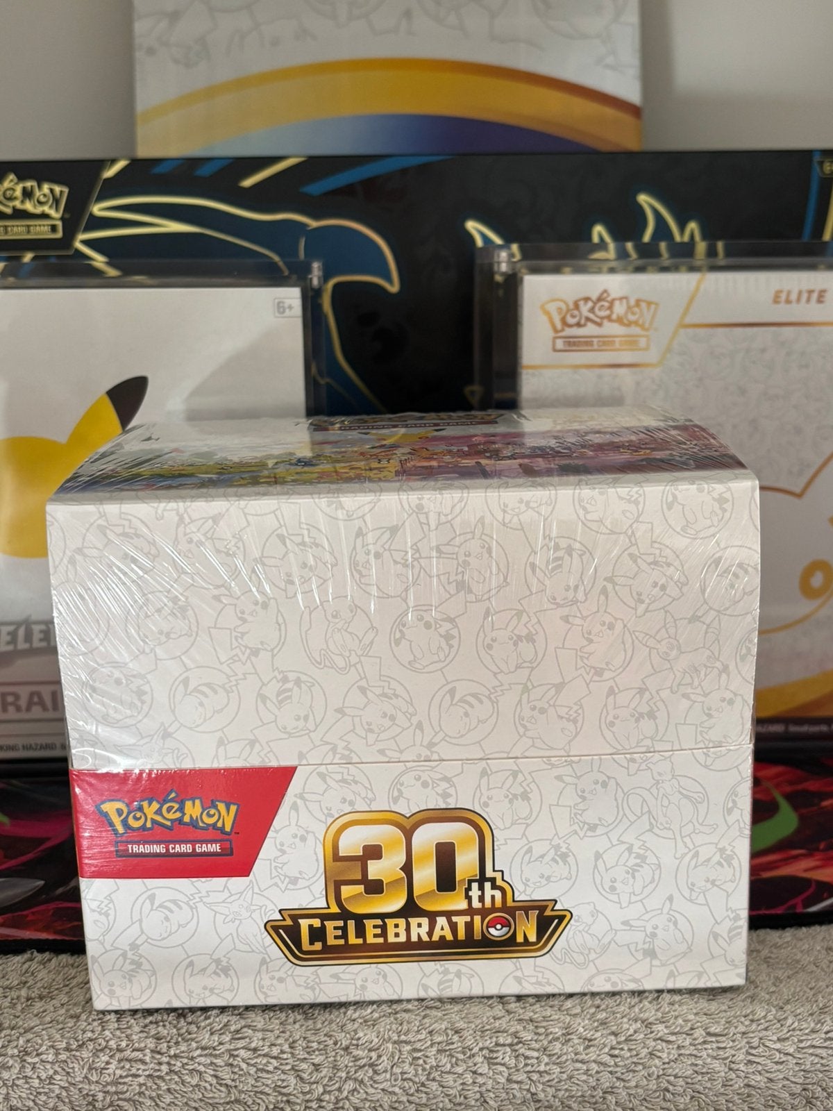 Mini-présentoir en étain pour les 30e célébrations, Enlèvement ou Envoi, Neuf, Booster box, Foil