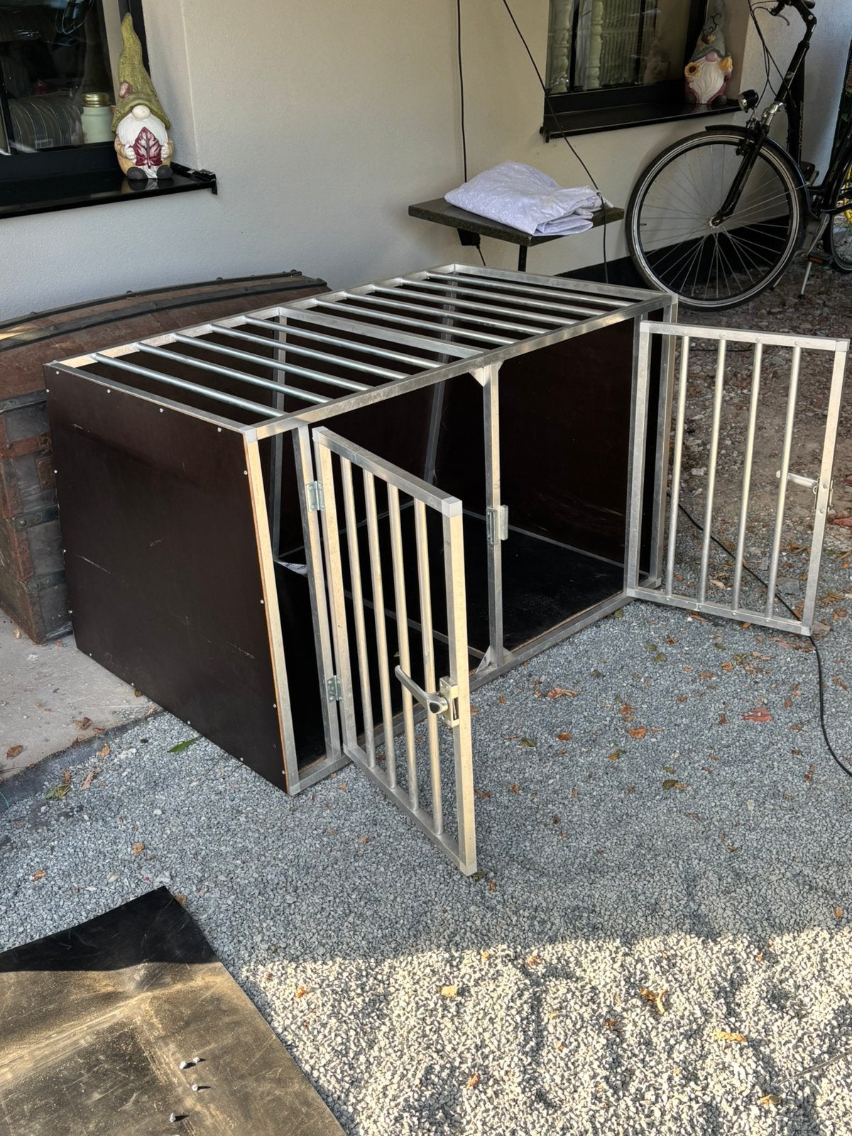 Voiture en cage pour chien, Animaux & Accessoires, Maisons pour chiens, Enlèvement, Comme neuf