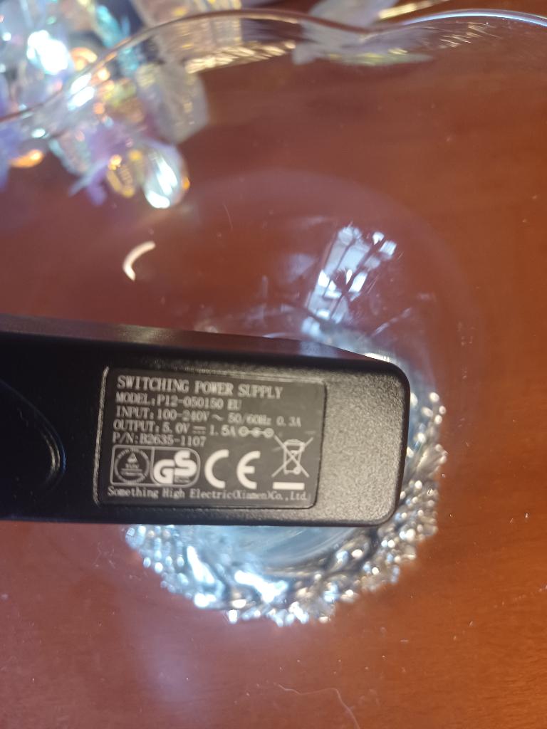 Chargeur universel 5 volts - Modèle P12-050150, Enlèvement ou Envoi, Comme neuf