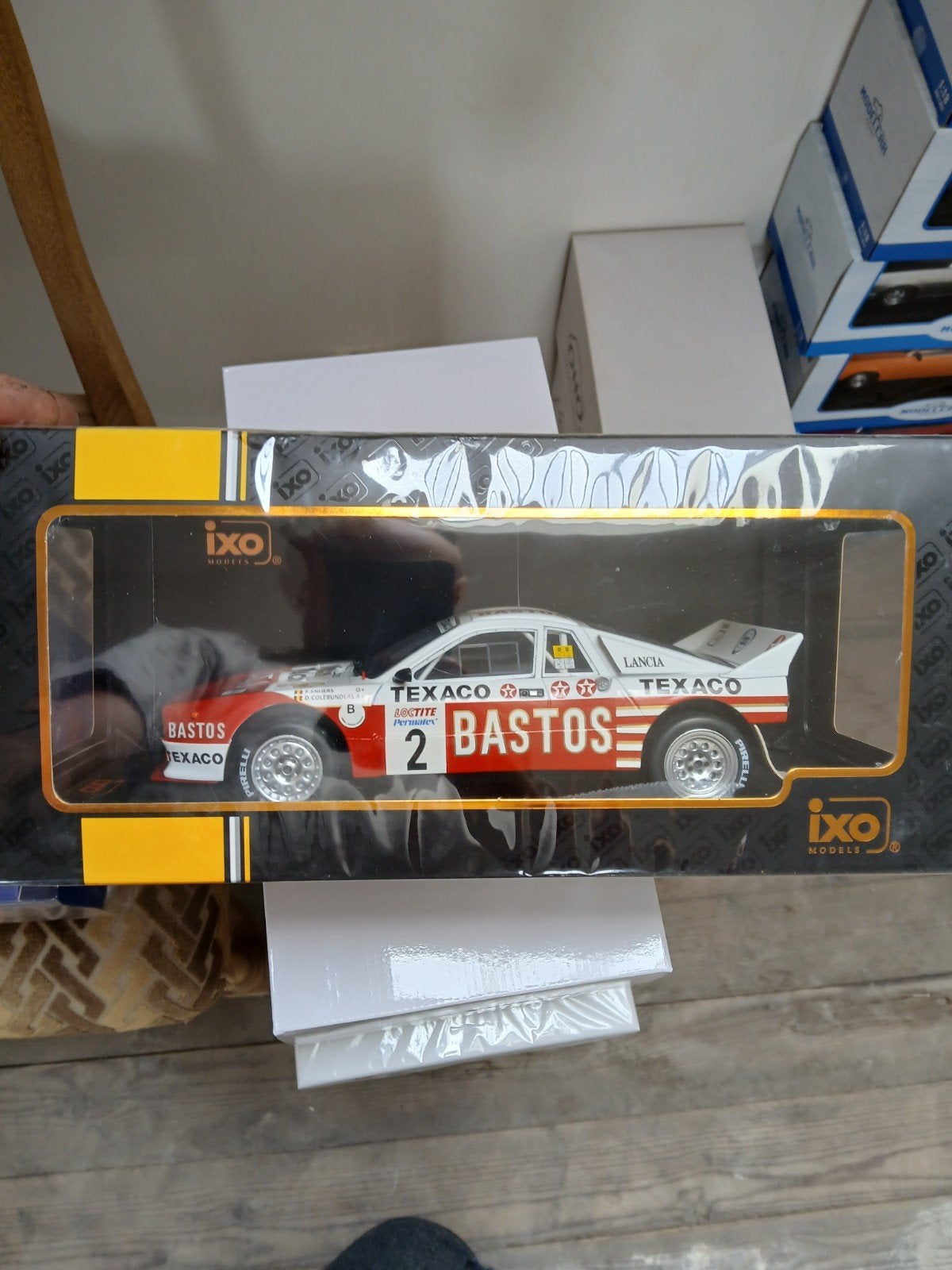 1/18 lancia 037, Enlèvement ou Envoi