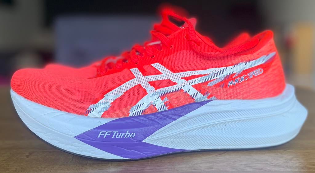 Asics magic speed 4 - 42,5 (27cm), Sports & Fitness, Course, Jogging & Athlétisme, Course à pied, Chaussures de course à pied