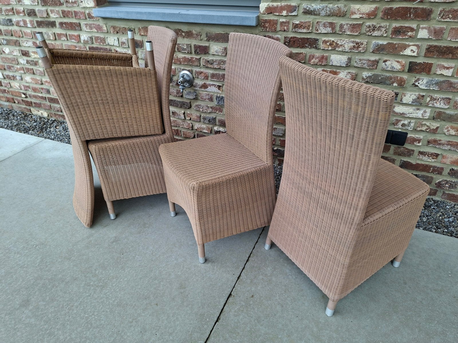 4 kwalitatieve tuinstoelen in imitatie riet – set van 4, Tuin en Terras, Tuinstoelen, Ophalen, Zo goed als nieuw, Kunststof, Stapelbaar