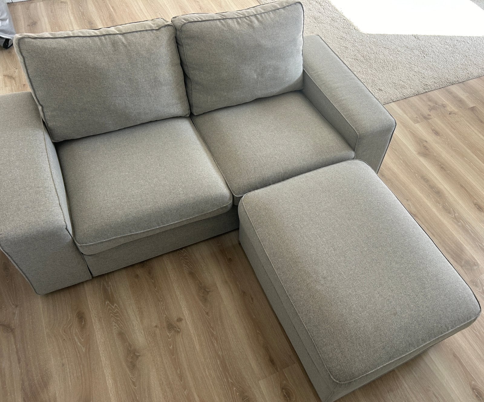 Mooie zetel Ikea met recente afneembare hoes en poef, Huis en Inrichting, Ophalen, Zo goed als nieuw
