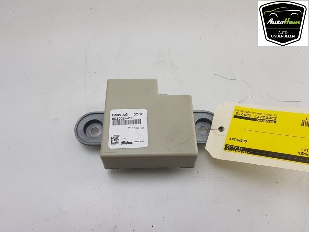 ANTENNE VERSTERKER BMW X1 (E84) (01-2009/06-2015), Gebruikt, BMW, Petuelring 130
80809  München, DE, Bayerische Motoren Werke AG