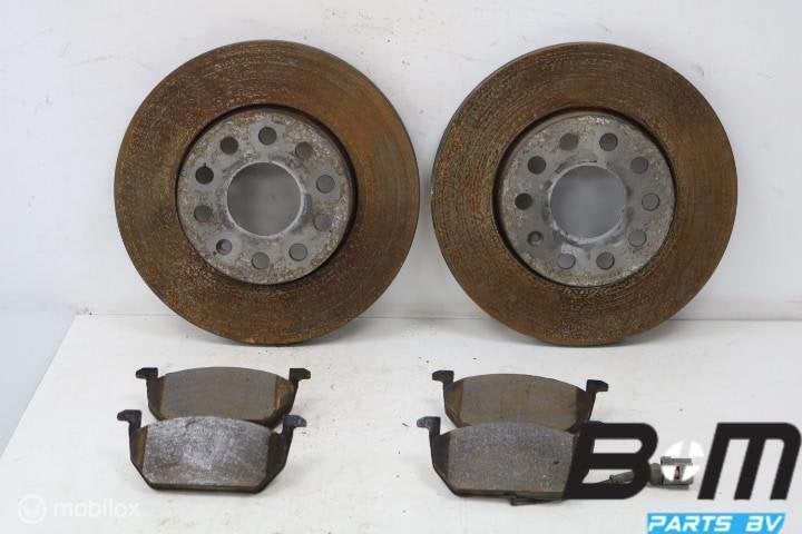 Set remschijven + blokken voorzijde VW Golf 7 5Q0615301A, Utilisé