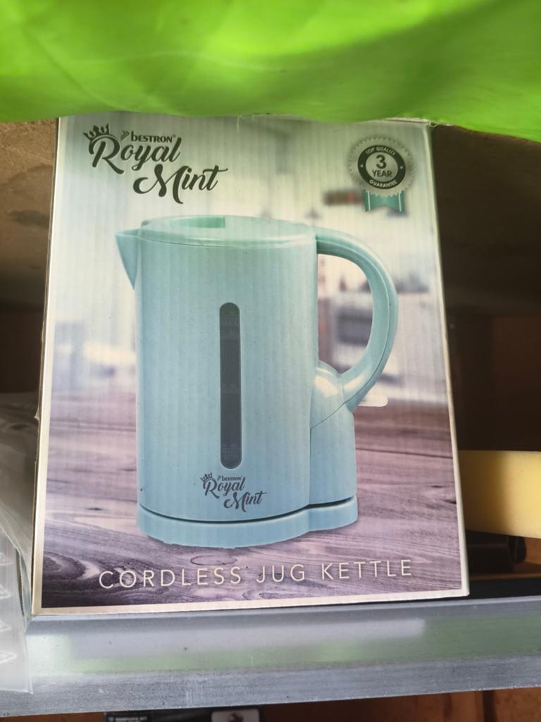 Waterkoker Nieuw, Ophalen
