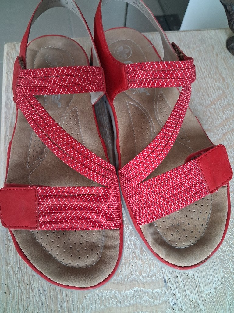 sandalen rood  m  38, Ophalen, Sandalen of Muiltjes, Zo goed als nieuw, Rood
