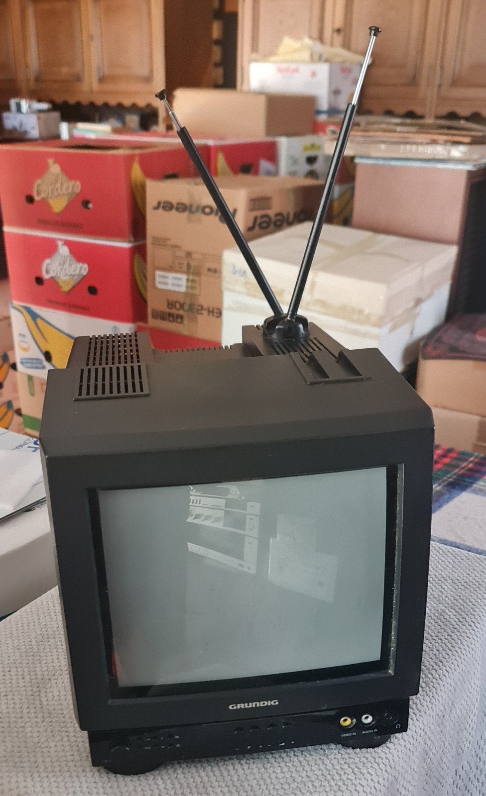 TV Grundig 25-449/12, Enlèvement, Utilisé
