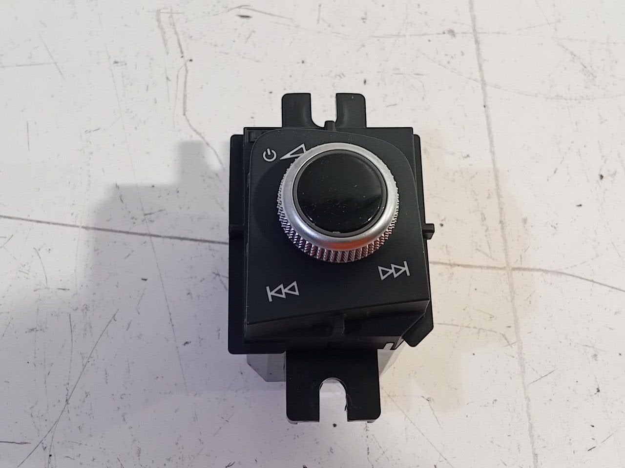Radio bediening Audi A4, Enlèvement ou Envoi, Van der Ven Autorecycling B.V., Onderdelen@venauto.nl, Ettenseweg 76, 4706 PB Roosendaal, The Netherlands