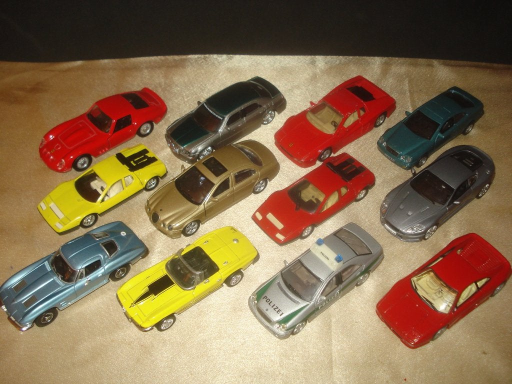 Lot de 12 Voitures de Sport Neuves Marques Diverses, Hobby en Vrije tijd, Modelauto's | 1:43, Ophalen of Verzenden, Nieuw, Auto