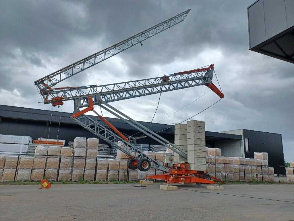 Bouwkraan LMB 28m te huur, Zakelijke goederen, Machines en Bouw | Kranen en Graafmachines, Ophalen
