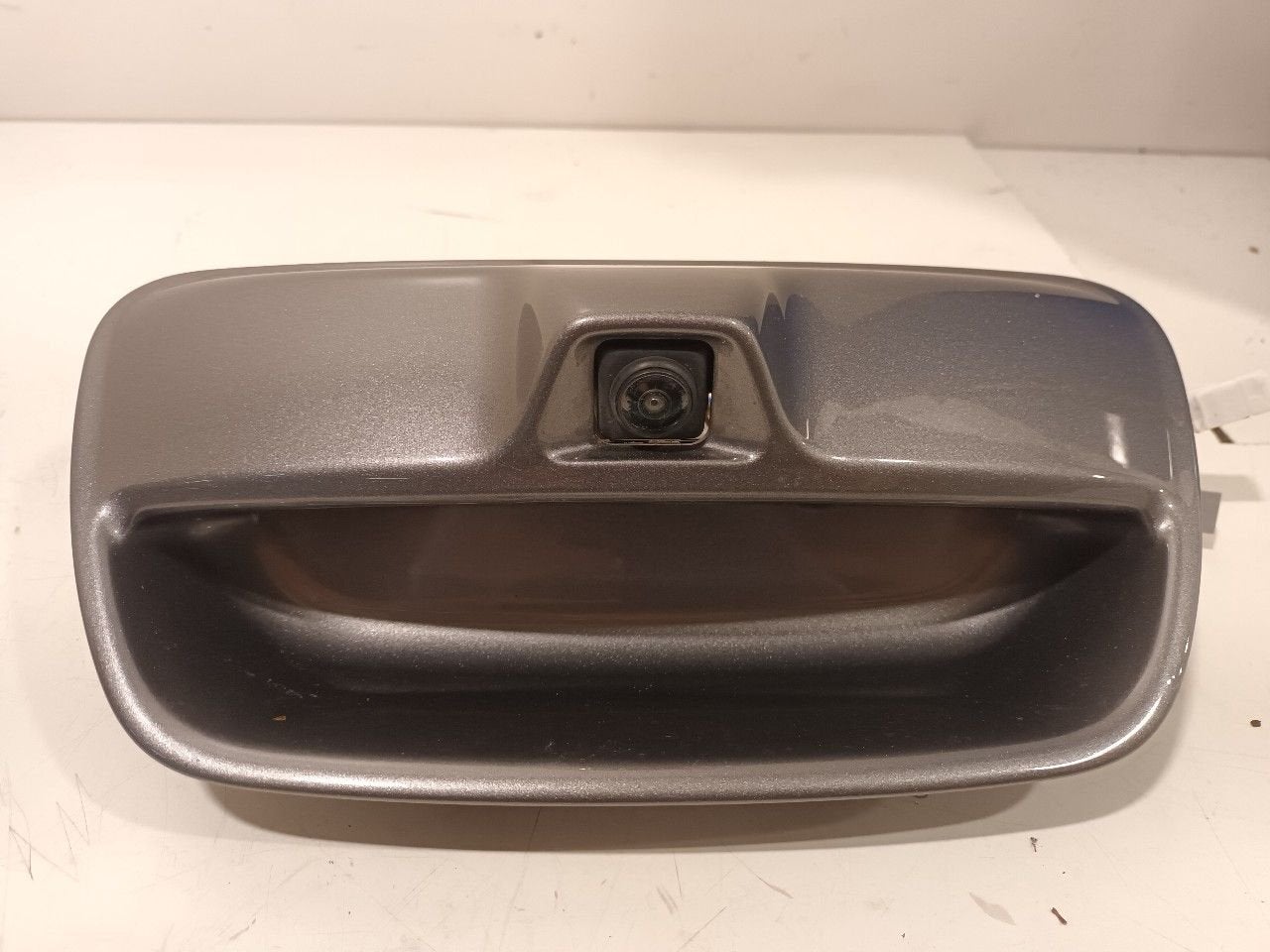 Camera achter Nissan Leaf, Onderdelen@venauto.nl, Van der Ven Autorecycling B.V., Ettenseweg 76, 4706 PB Roosendaal, The Netherlands