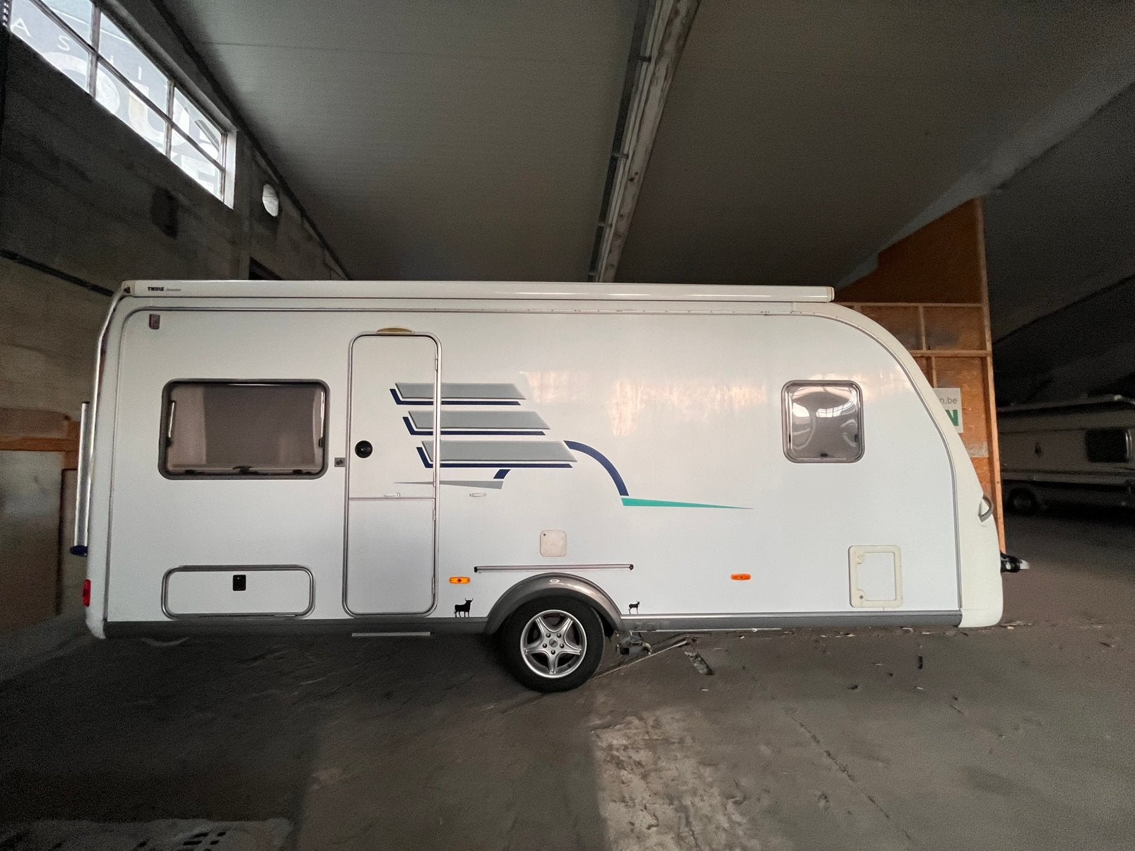Eriba moving 545, Caravanes & Camping, Caravanes, Airco, Particulier, Eriba, Lit fixe