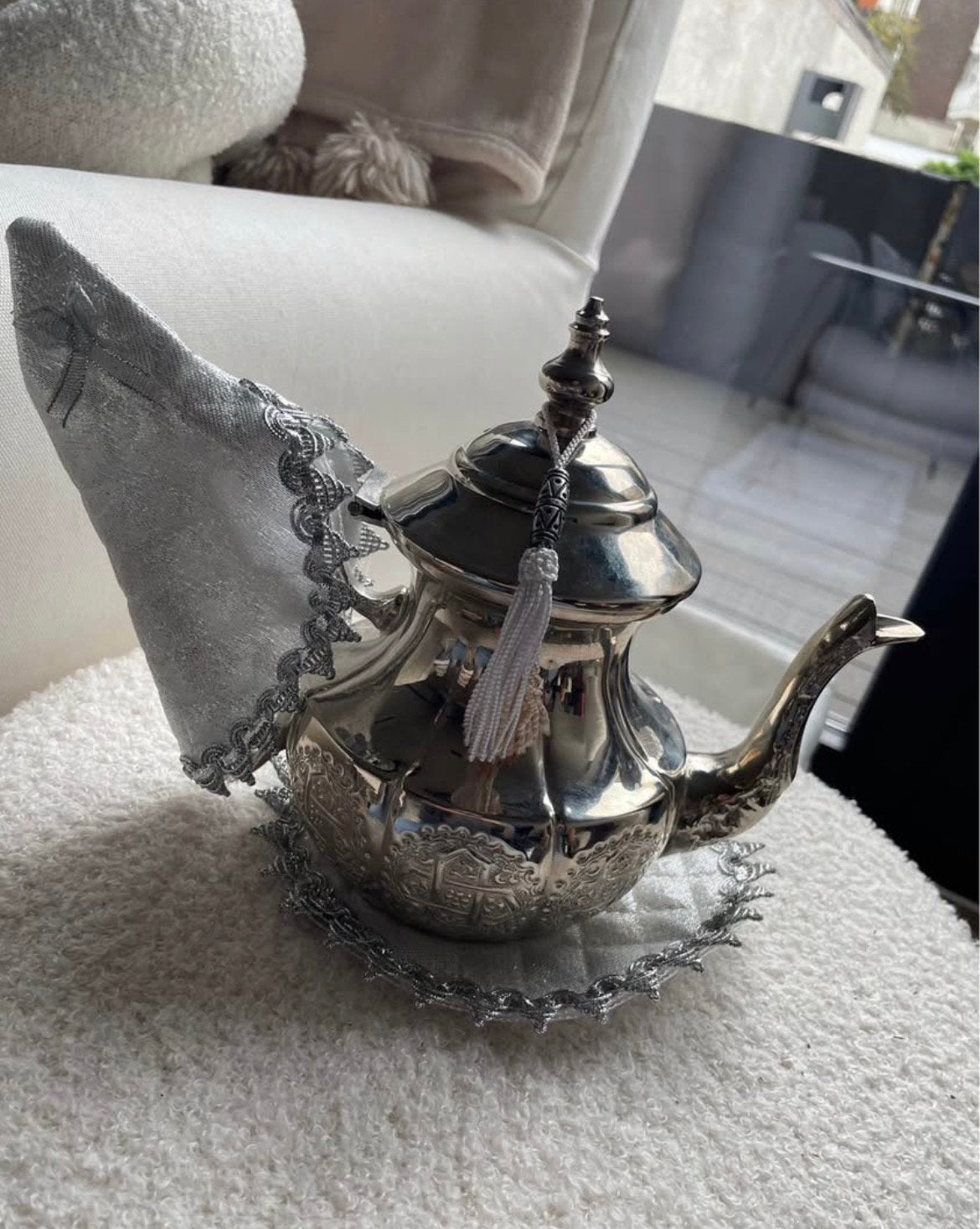 Théière marocaine métal argenté ciselé accessoires assortis, Enlèvement, Argent