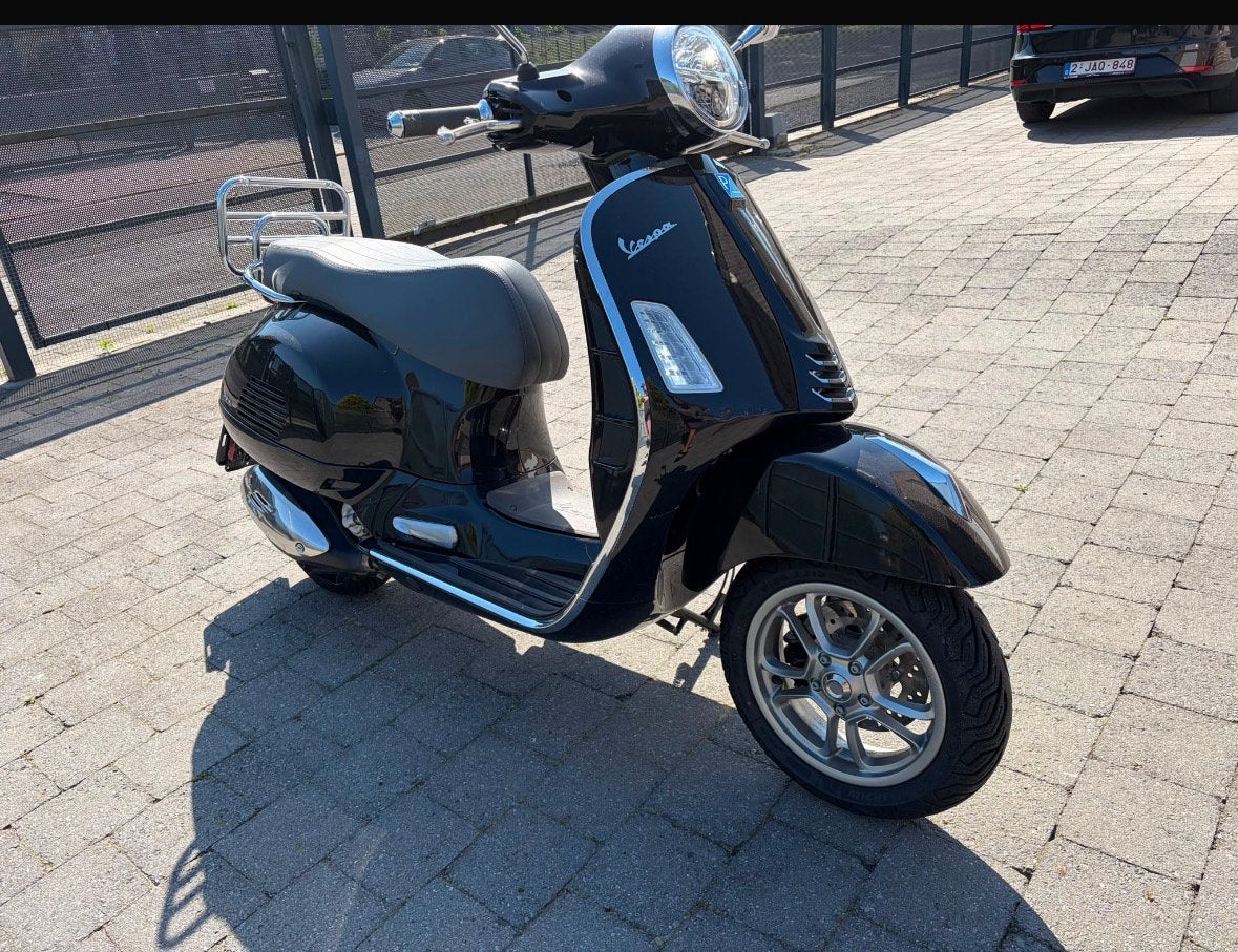 Vespa GTS 300 HPE (2023) – Slechts 184 km! Zo goed als nieuw, Vélos & Vélomoteurs, Scooters | Vespa, 300 cm³, Comme neuf, Enlèvement