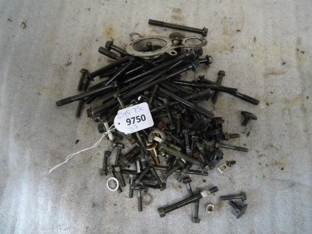 GSXR750 1998 - 2000, 1996 - 1997 Suzuki Bout D1-12001