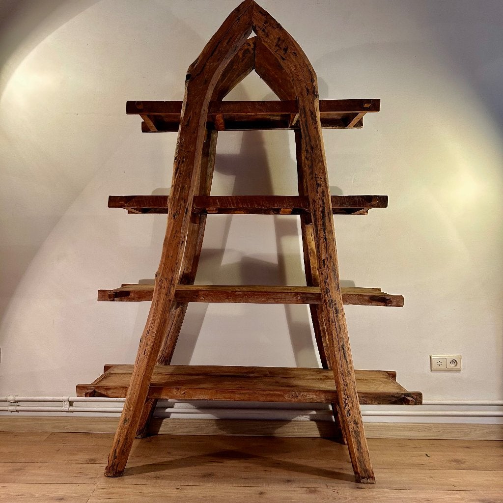Etagère brutaliste en bois massif  art populaire, Maison & Meubles, Enlèvement, Comme neuf, Étagère, Bois
