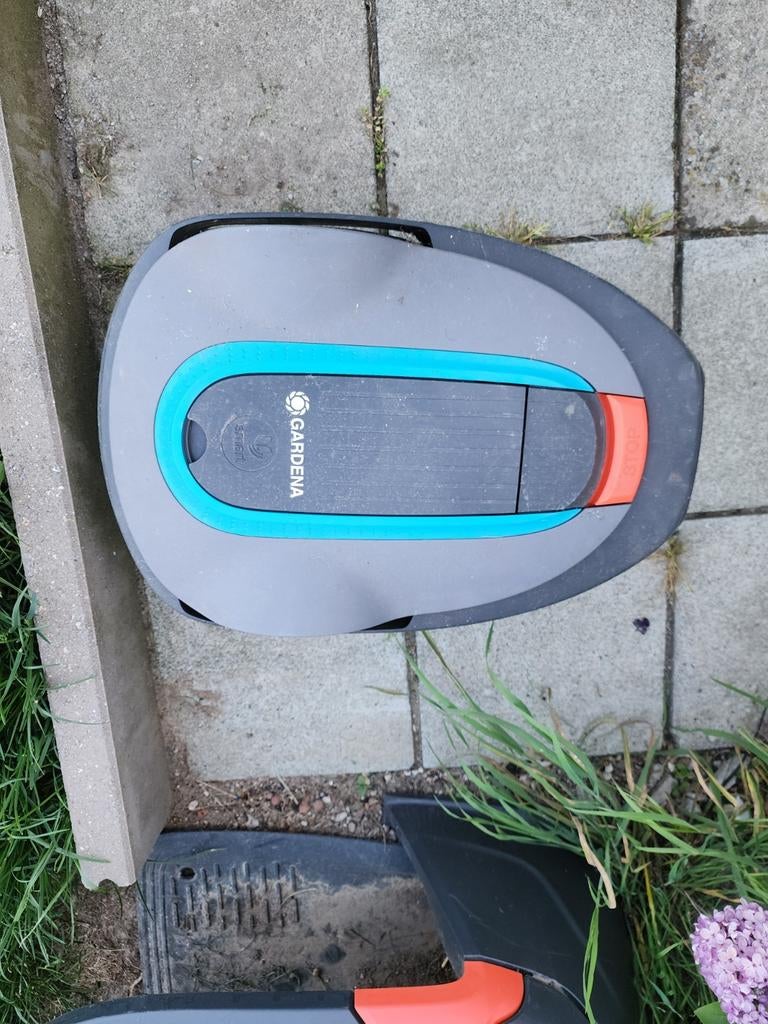 2x gardena robotmaaier + garage en smart systeem, Ophalen