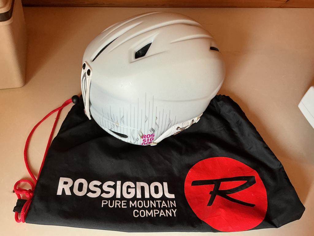 Rissignol skihelm dames maat M- goede staat, Sport en Fitness, Ophalen, Rossignol