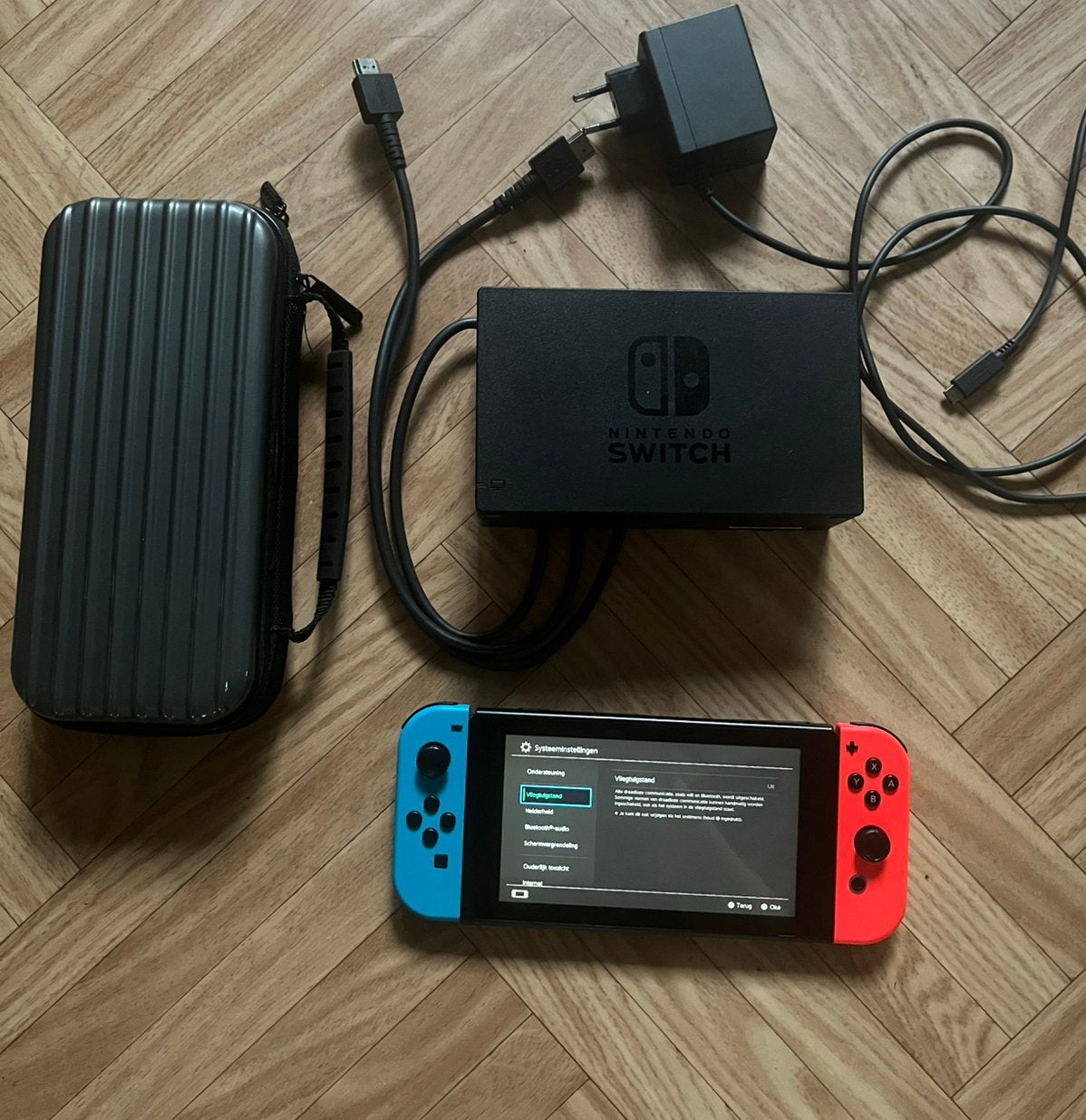 Nintendo switch v2 + spelletjes, Consoles de jeu & Jeux vidéo, Enlèvement, Comme neuf