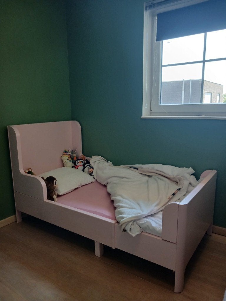 Meegroeibed kind + kleerkast, Kinderen en Baby's, Kinderkamer | Bedden, 85 tot 100 cm, Gebruikt, Minder dan 140 cm, Ophalen