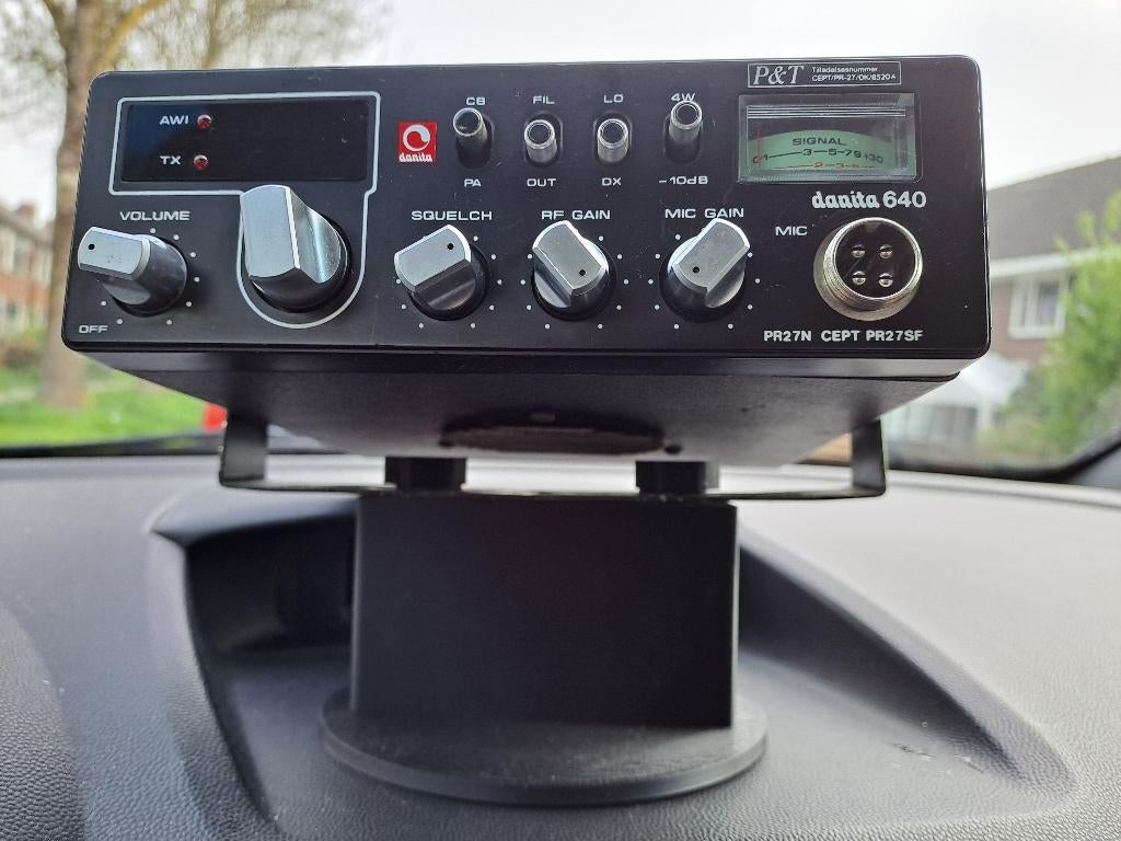 Support de tableau de bord de voiture pour petit ham, Télécoms, Envoi, Neuf, Émetteur et Récepteur